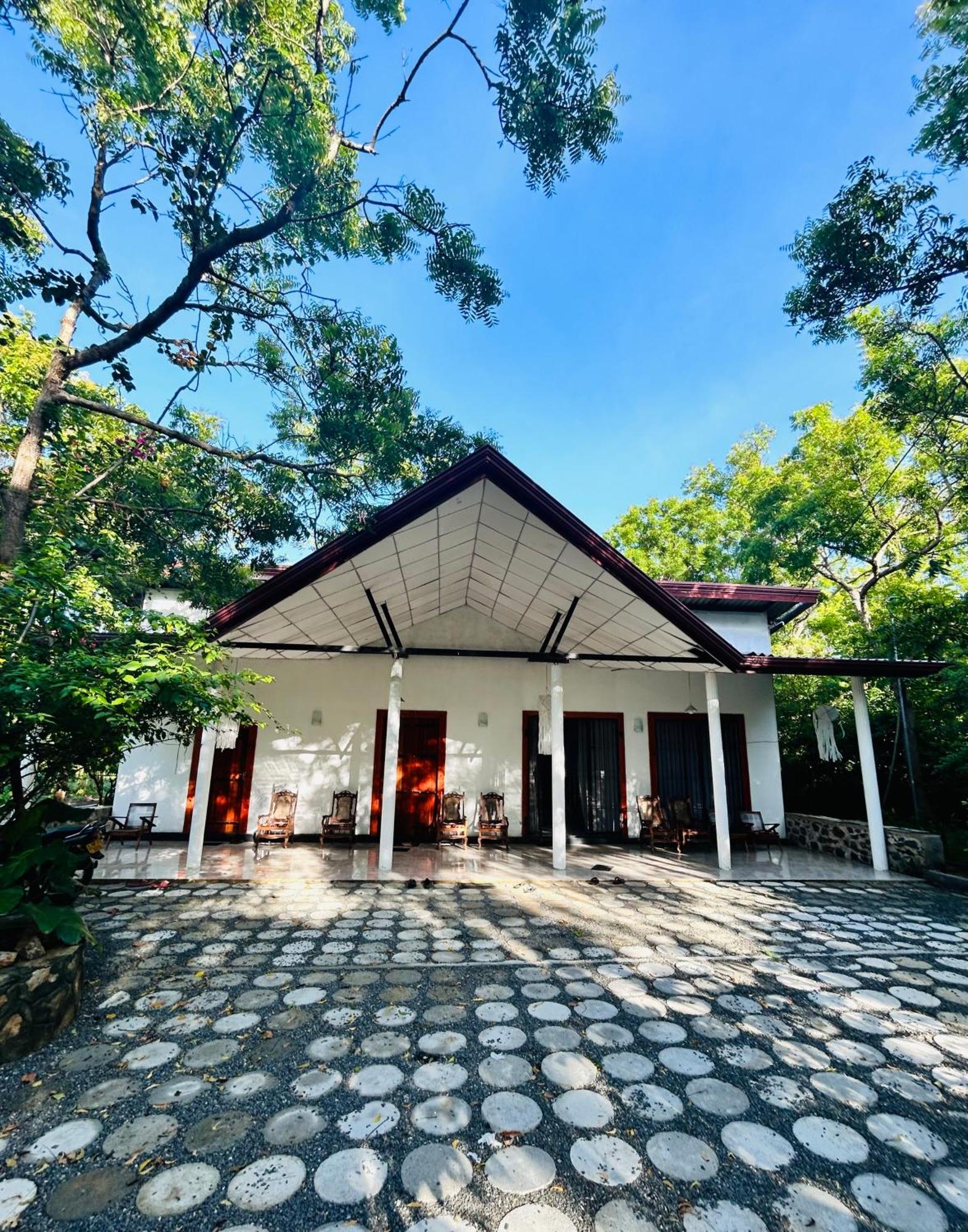 Neem Holiday Bungalow Yala Tissamaharama Exterior foto